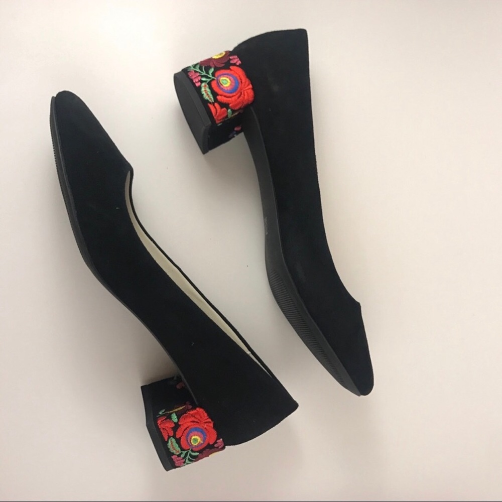 Anne Klein Chunky Flower Embroidered Heel